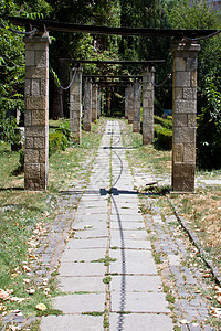 夏季公园景观池塘天空叶子美化花园环境小路森林季节晴天图片