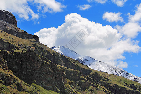 高加索山脉 Dombai悬崖岩石冰川顶峰石头荒野季节爬坡高度首脑图片