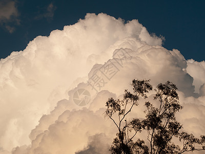 库穆隆尼姆布斯力量压力天气水分暴风云沉淀蓝色戏剧性雷雨气候图片