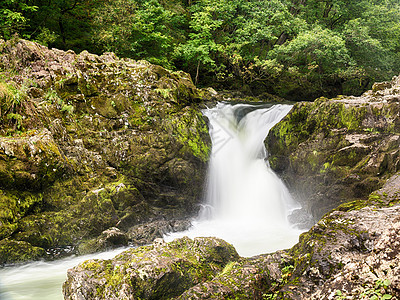 湖区瀑布戏剧性农村丘陵风景山脉激流国家蓝天英语荒野图片