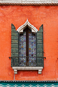 威尼斯窗口网格投掷彩色财富阳台繁荣框架赭石城市栏杆图片