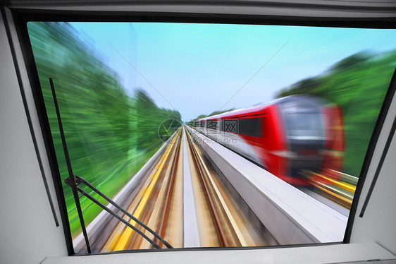 从机舱查看铁路隧道火车货物车辆路线运输航程通勤者磁悬浮图片