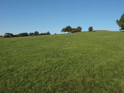 伦敦普里姆罗斯山蓝色天空天际英语绿色公园爬坡道王国树木植被图片