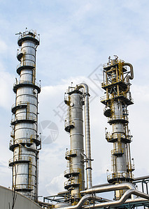 炼油塔技术活力炼油厂管道工业生产工厂管子天空化学品图片
