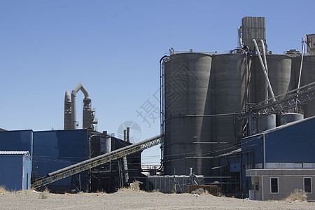 水泥厂工厂结构建筑输送带机械沥青设施外观管道货物筒仓图片
