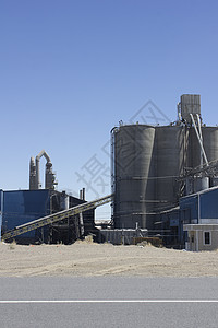 水泥厂工厂沥青输送带工程框架制造业机件筒仓设施管道外观图片