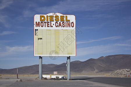 旧旧煤气柴油汽车旅馆赌场牌沙漠气体柴油机图片