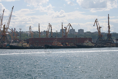 乌克兰敖德萨海港海港起重机进口码头船运阀门机械货轮运输出口图片