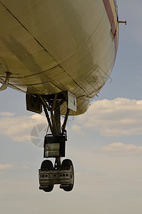 航空班机商业假期水平白色旅行车辆航天机场运输太阳图片