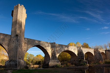 西班牙弗里亚斯 布尔戈斯 卡斯蒂利亚和里昂的桥图片