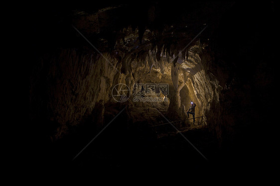 梅齐阿德山洞中的定形石图片
