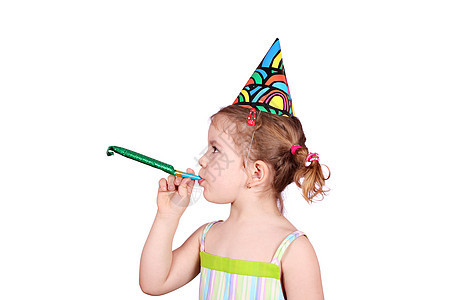 带着生日帽子和吹喇叭派对的小女孩图片