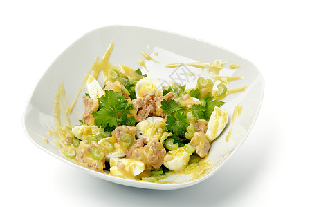 美味沙拉白色颜色黄色熟鱼绿色肝脏午餐香菜鱼肝食物图片