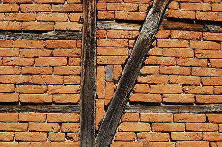 架建半平板的谷仓墙红色砖块谷仓木头艺术材料结构构架框架石工图片