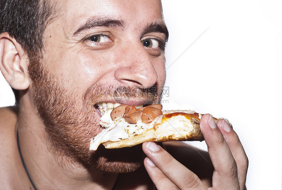 一个吃披萨的男人图片
