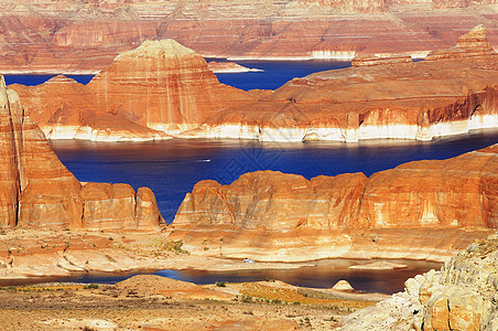 湖沟水天空沙漠荒野日落砂岩旅游阳光悬崖公园国家图片
