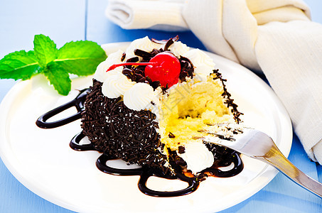 小蛋糕水果奶油盘子薄荷美食面包餐厅冰镇食物海绵图片