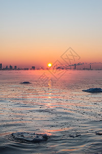 冬季海雾海岸波浪季节海洋旅行鹅卵石情调时间场景天空图片