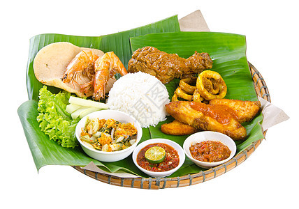 印度尼西亚传统食物 鸡 鱼和菜辣椒豆腐牛奶午餐对虾面条椰子大豆花生土豆图片