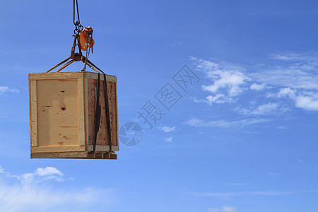 持有木制容器渲染机械商业卸载金属起重机电缆绳索提单运输图片