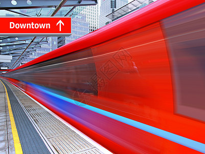 红色高速列车图片