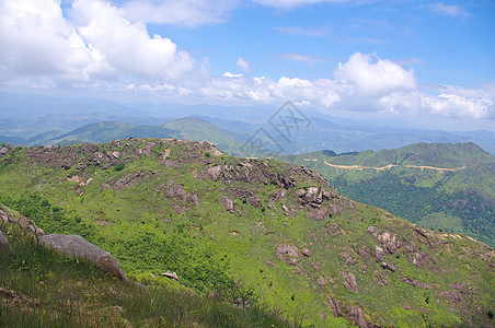 岛南中华山的日落安全天空阳光草原杂草海岸线海洋奶海爬坡半岛图片