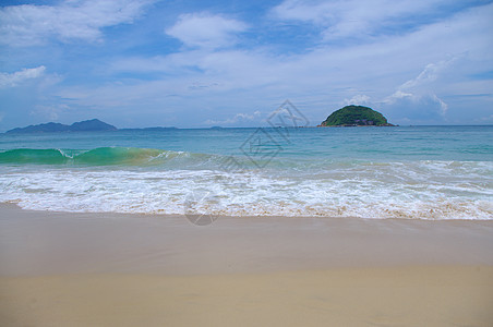 小型岛屿位于香港海边月球爬坡山麓风景海岸线蓝色天气海滩危险浪花图片