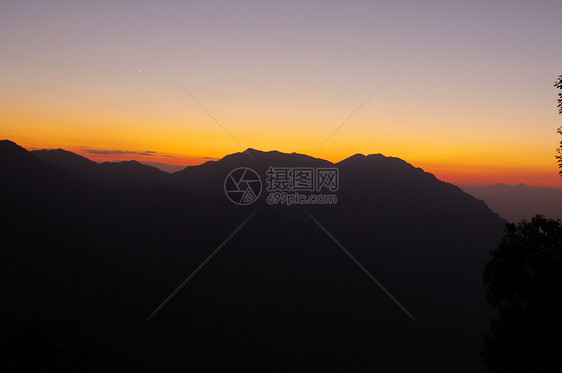 中国中华岛日落阳光树叶生活奶海爬坡半岛海岸线太阳安全草地图片