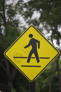 步行标志天空闲暇行人娱乐赛跑者运动员交通警告城市小路图片