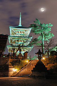 京都寺庙宗教地标月亮灯笼楼梯照明松树宝塔观光天空图片