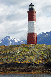 阿根廷Beagle频道灯塔地标红色白色旅行孤独全景旅游山脉海洋海岸图片