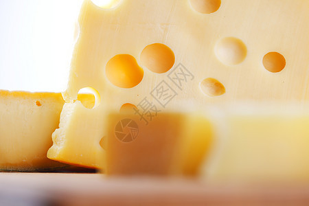 木制桌上的奶酪桌子珠子用餐盘子熟食奶制品餐饮日记山羊美食图片