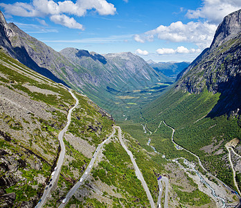 Trollstigen公路运输车辆车削国家旅行车道岩石小路旅游景点图片