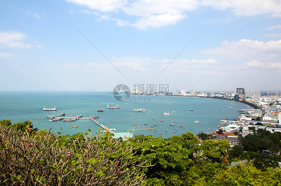 泰国巴塔亚市鸟眼观街道旅游海滩热带码头假期房屋游泳港口海洋图片