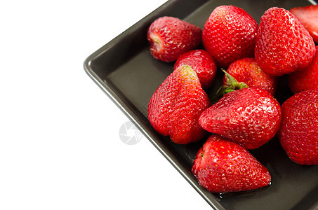新鲜草莓白色食物甜点盘子水果黑色红色图片