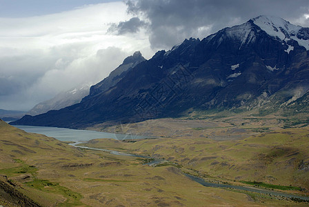 智利的景观岩石风景草原溪流全景荒野冰川图片