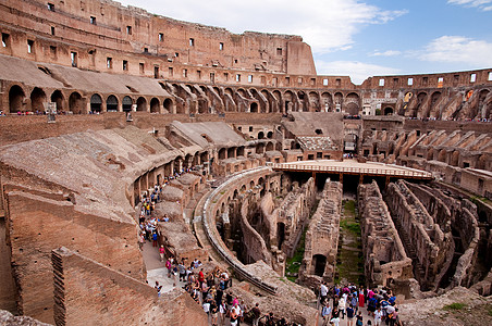 体育馆 — 与游客的内景 — 罗马 — 意大利图片
