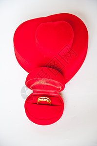 结婚戒指换爱红色心形摄影展示结婚戒指婚礼图片