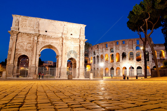 Colosseo和夜景意大利罗马体育馆建筑学斗兽场古董旅游历史石头柱子废墟大理石图片