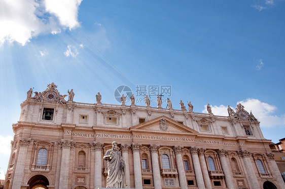 圣彼得斯·巴西利卡 罗马的蓝天有阳光图片