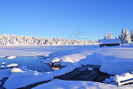 挪威里勒哈默诺德斯特冬季旅游者小屋滑道滑雪阴影图片