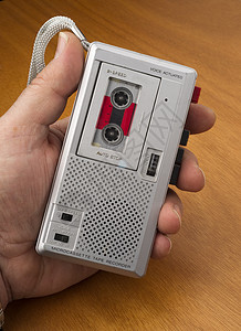 使用旧时装式录音带的录音机图片