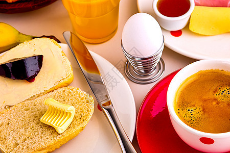 非洲大陆早餐早餐咖啡橙汁蛋糕包子羊角盘子黄油奶油糕点棕色图片