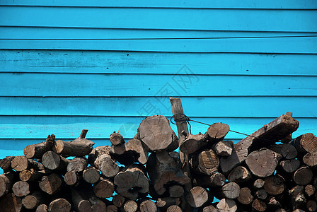 切碎的火柴堆活力松树燃料壁炉柴堆材料贮存木材木头林业图片