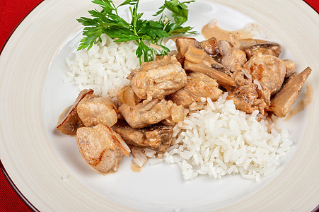 带肉的大米桌子美味洋葱服务蔬菜羊肉抓饭食物土豆猪肉图片