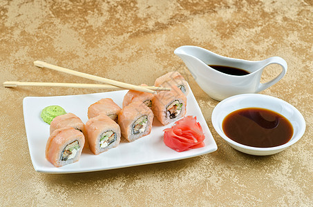虾和鱼寿司卷美食寿司蔬菜餐厅鳗鱼海藻盘子食物胡椒黄瓜图片