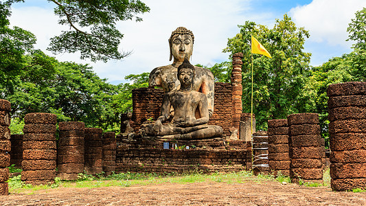 泰国Sukhothai历史公园寺庙佛像图片