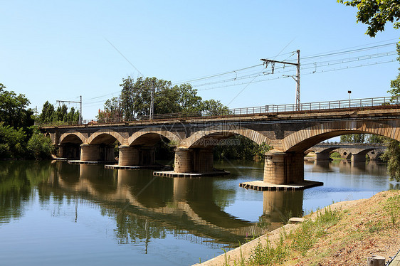 法国贝济尔附近火车桥桥梁图片