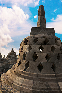 斯图帕和隐藏的佛像 波罗布杜尔圣殿 印尼高清图片