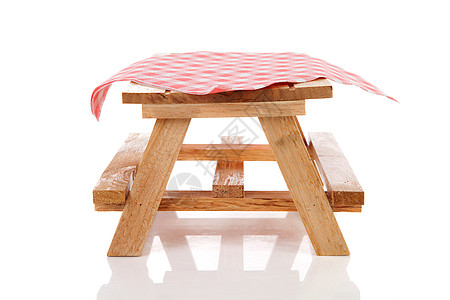带桌布的空野餐桌桌子红色工作室木头图片